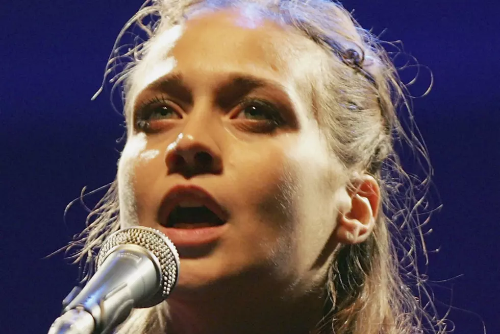 10 Years Ago: Fiona Apple Makes a Dramatic Reentrance With ‘Extraordinary Machine’